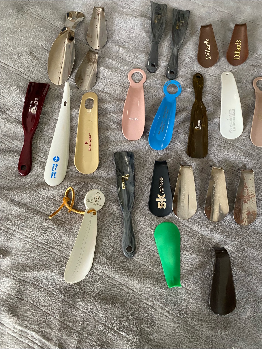 Assorted Men’s Shoe Horn Green Main Color. Vintage Collectibles.